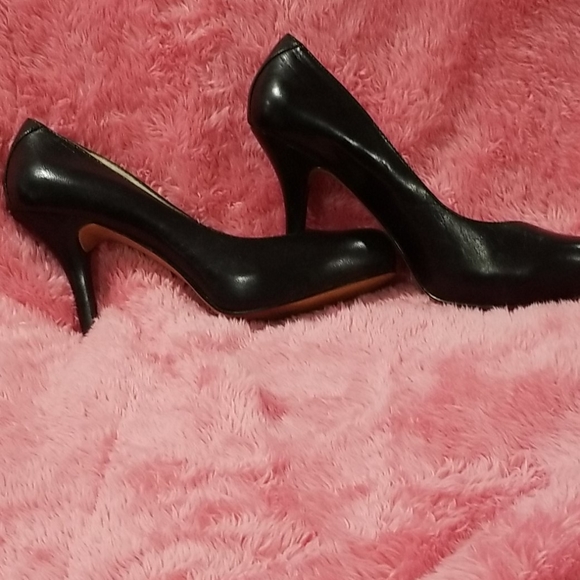 Shoes - Picture 2 of 4